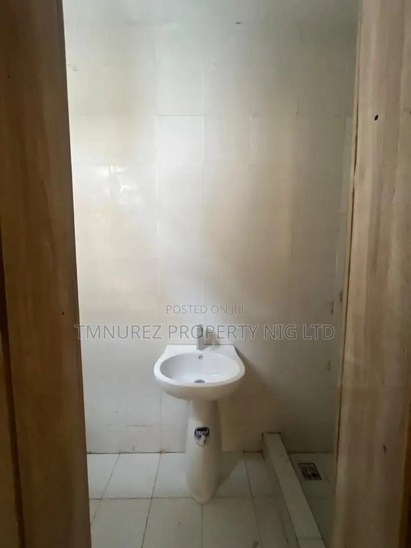 4bdrm Duplex in Orchid, Chevron for rent in Chevron
