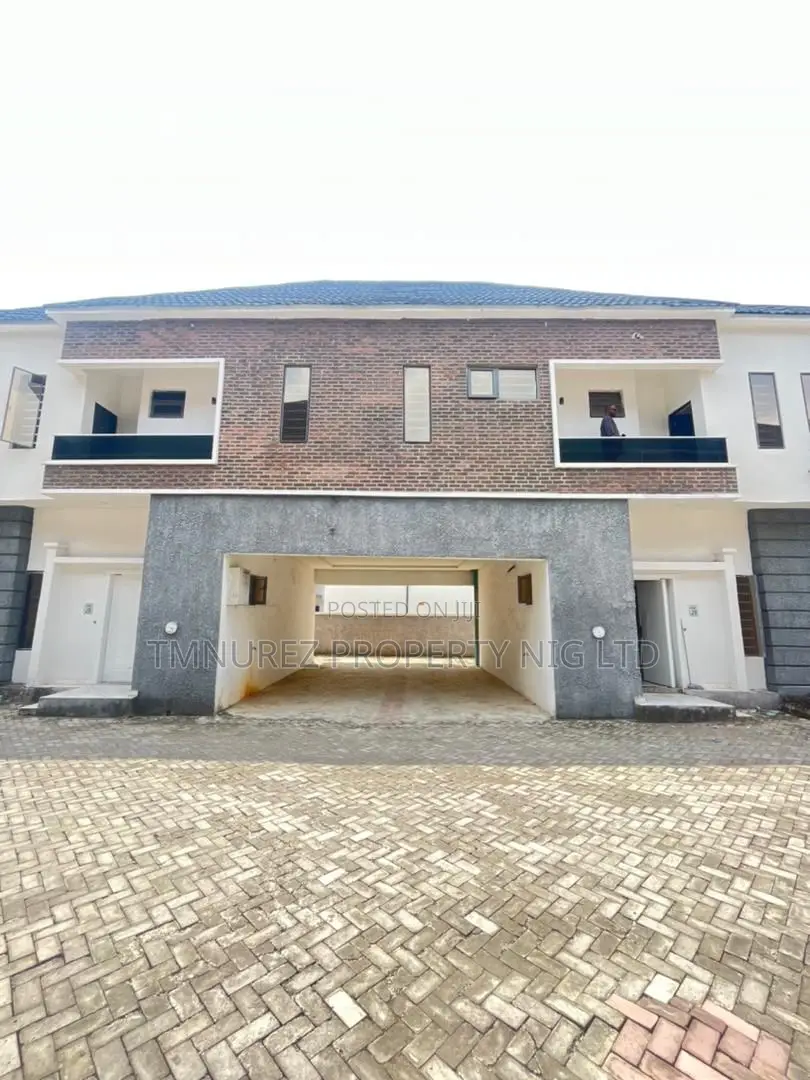 4bdrm Duplex in Orchid, Chevron for rent in Chevron