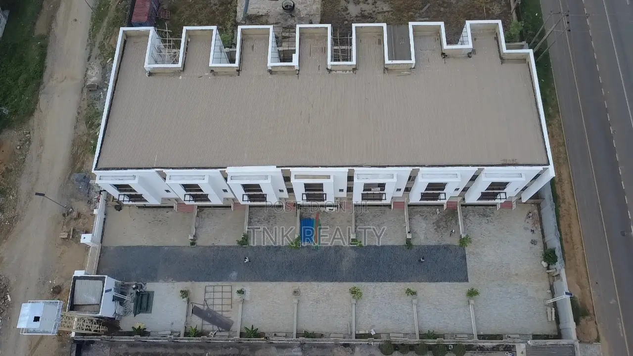 Furnished 4bdrm Townhouse/Terrace in Jahi for sale in Jahi