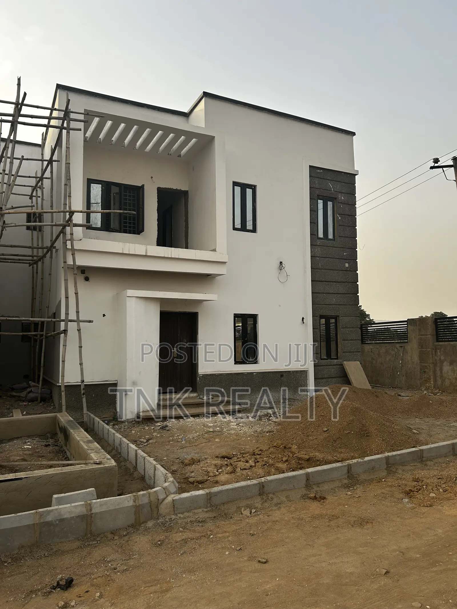 Furnished 3bdrm Townhouse/Terrace in Jahi for sale in Jahi