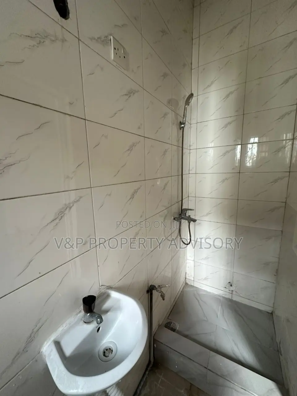 1bdrm Shared Apartment in Osapa London for rent in Osapa london