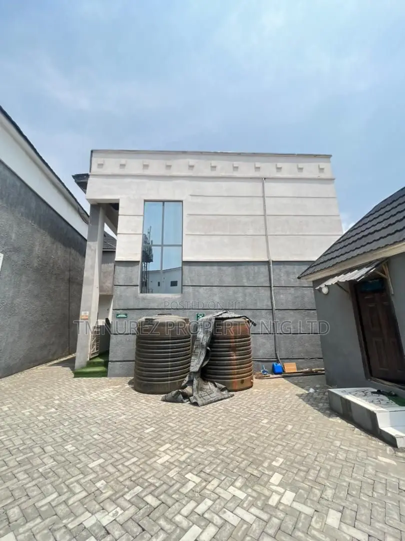 4bdrm Duplex in Orchid, Chevron for rent in Chevron