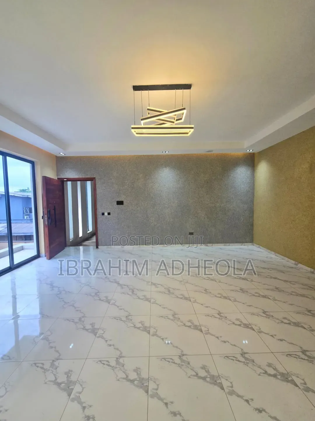 3bdrm Apartment in Ikeja, Adeniyi Jones for sale in Adeniyi Jones