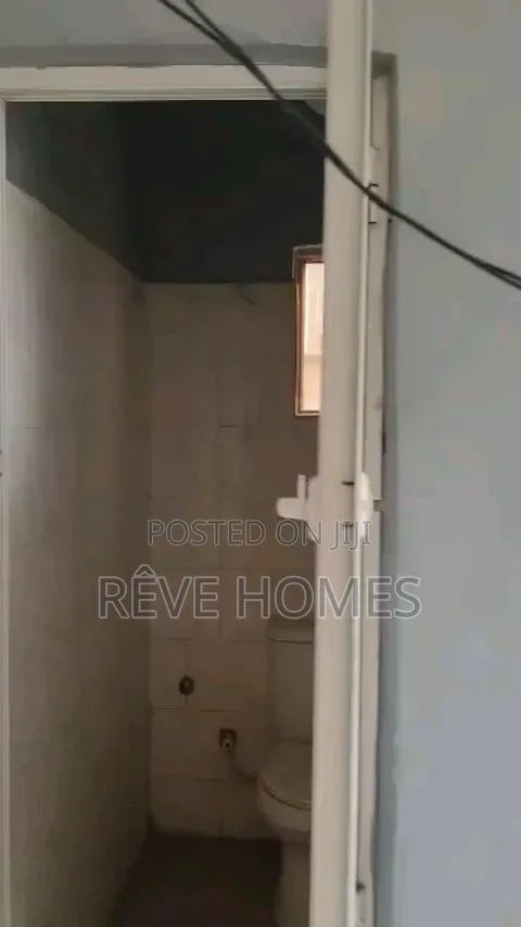 1bdrm Apartment in Adekunle for rent in Adekunle