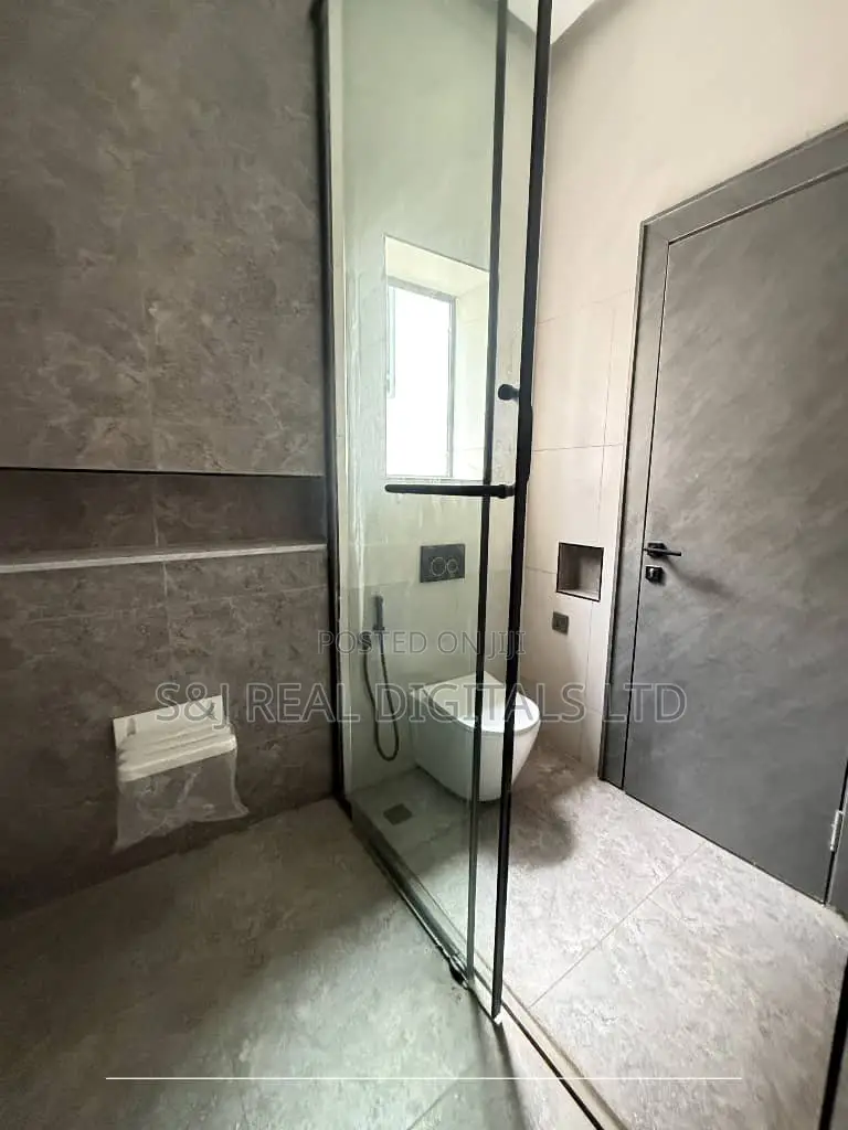 4bdrm Duplex in Utako for sale in Utako