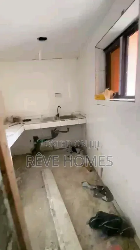 2bdrm Block of Flats in Soluyi for rent in Soluyi