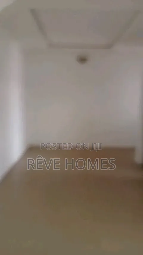 3bdrm Block of Flats in Soluyi for rent in Soluyi