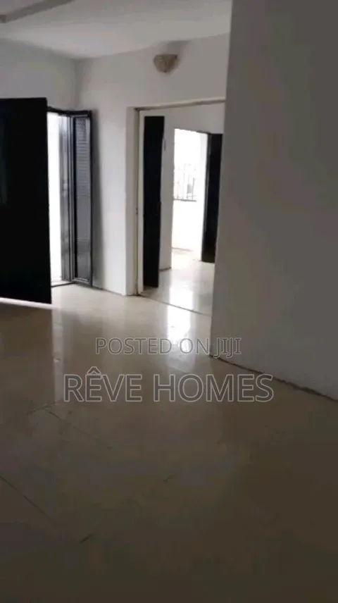 3bdrm Block of Flats in Soluyi for rent in Soluyi