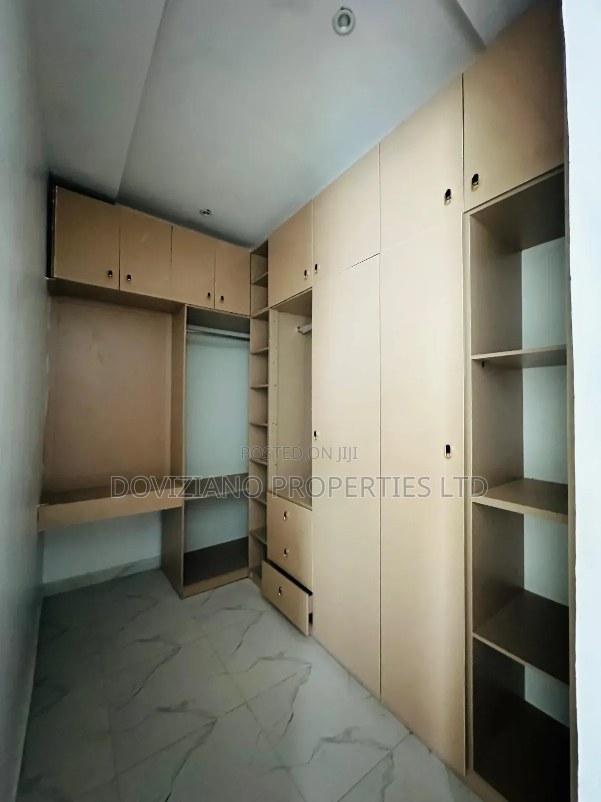 4bdrm Duplex in Ikota for rent in Ikota