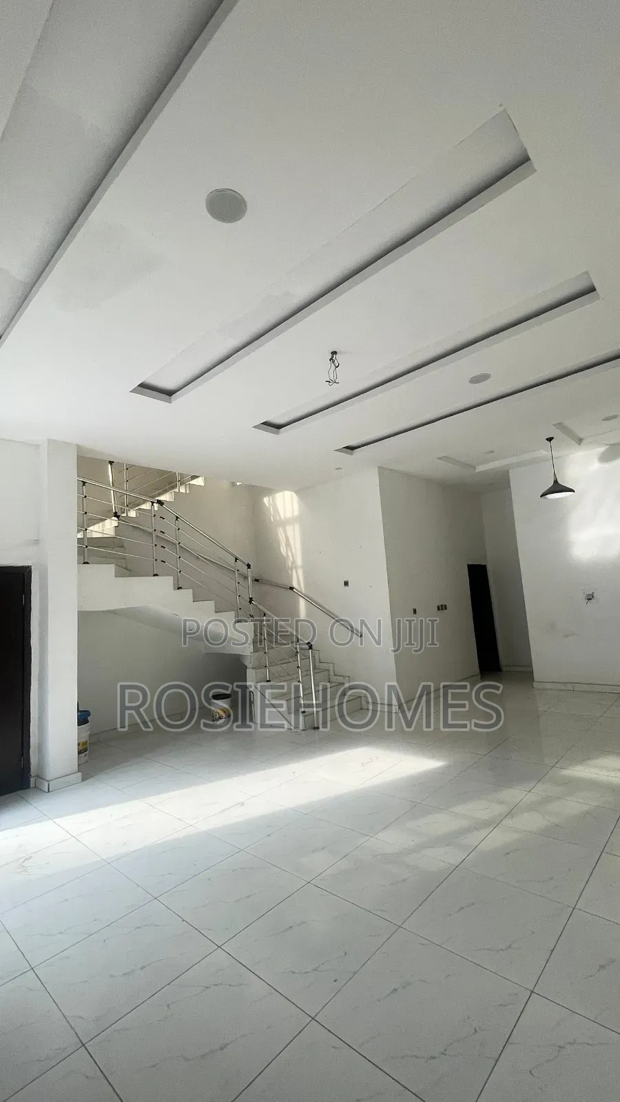 4bdrm Duplex in Chevron for rent in Chevron