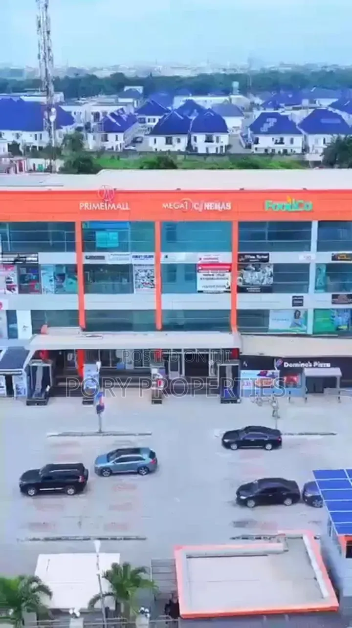 Prime Multipurpose Mall For Sale in Chevron
