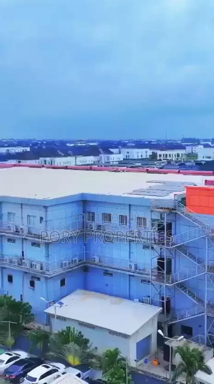 Prime Multipurpose Mall For Sale in Chevron
