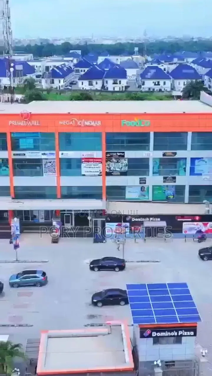 Prime Multipurpose Mall For Sale in Chevron