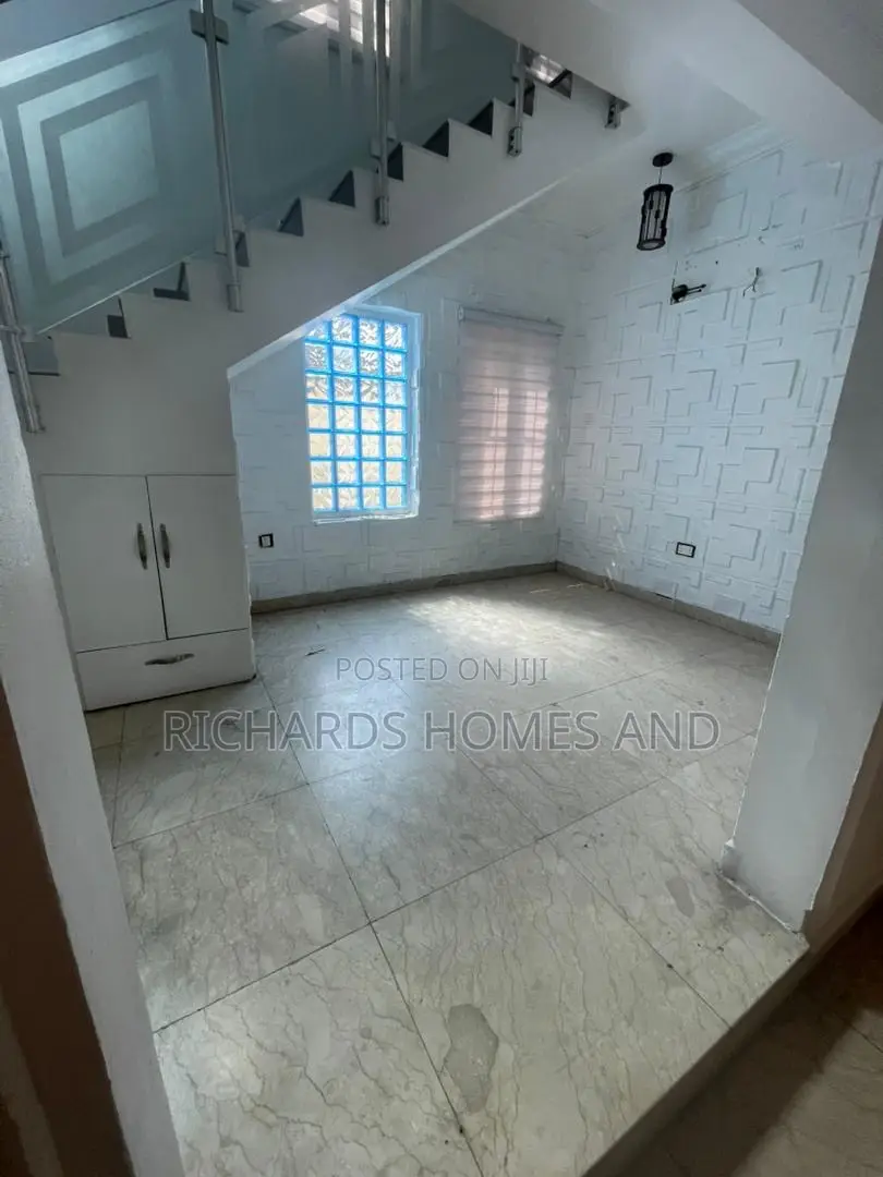 4bdrm Duplex in Lekki Phase 1 for rent in Lekki Phase 1