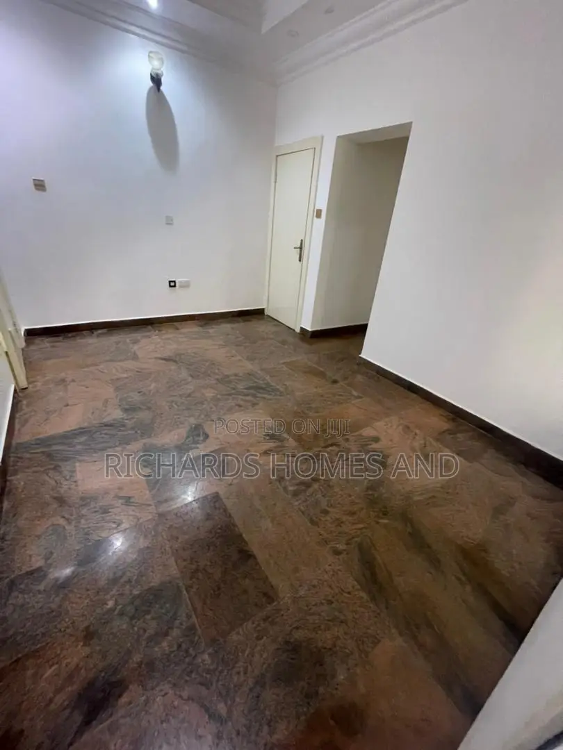 4bdrm Duplex in Lekki Phase 1 for rent in Lekki Phase 1