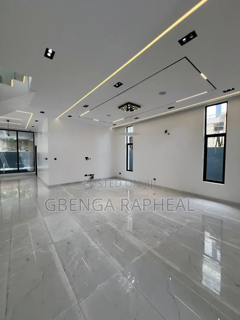 4bdrm Duplex in Chevron, Lekki for sale in Lekki