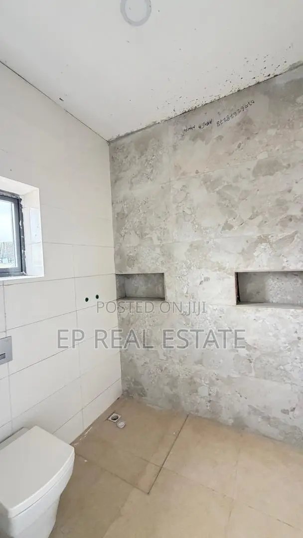 5bdrm Duplex in Wuye for sale in Wuye