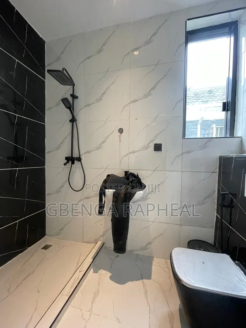 2bdrm Block of Flats in Ikate for sale in Ikate
