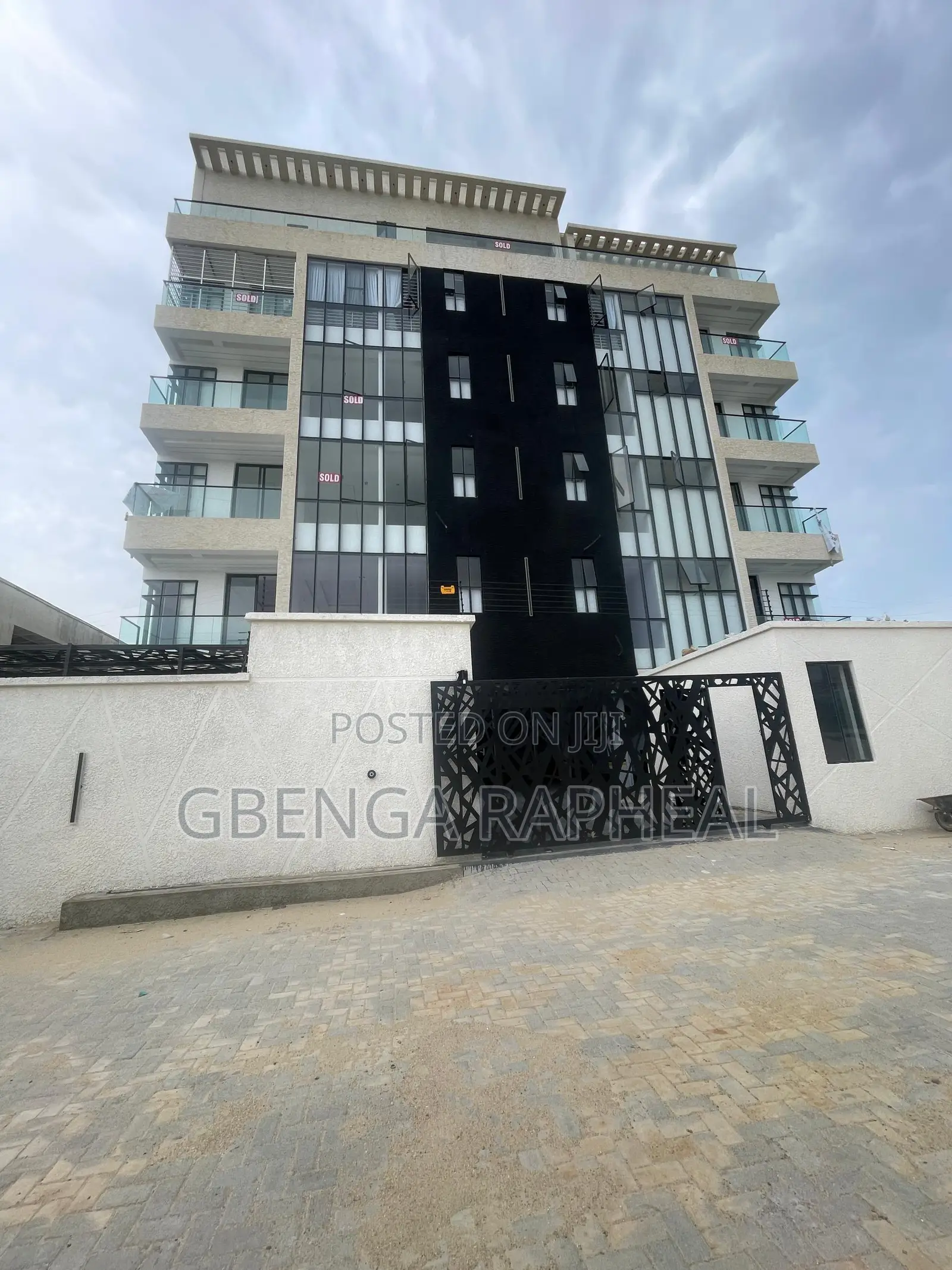 2bdrm Block of Flats in Ikate for sale in Ikate