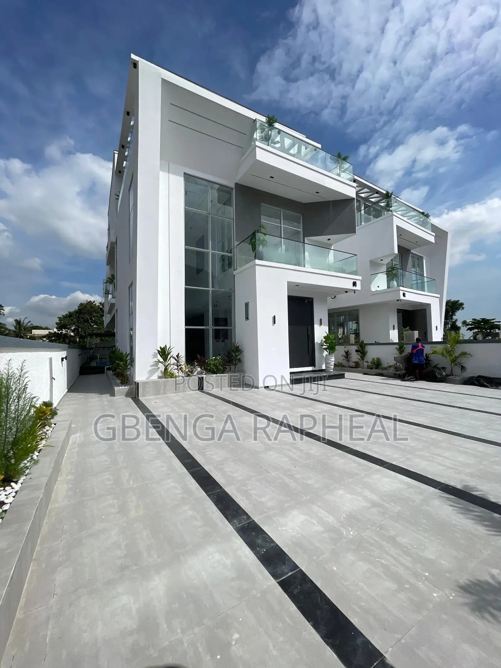 5bdrm House in Lekki Phase One for sale in Lekki