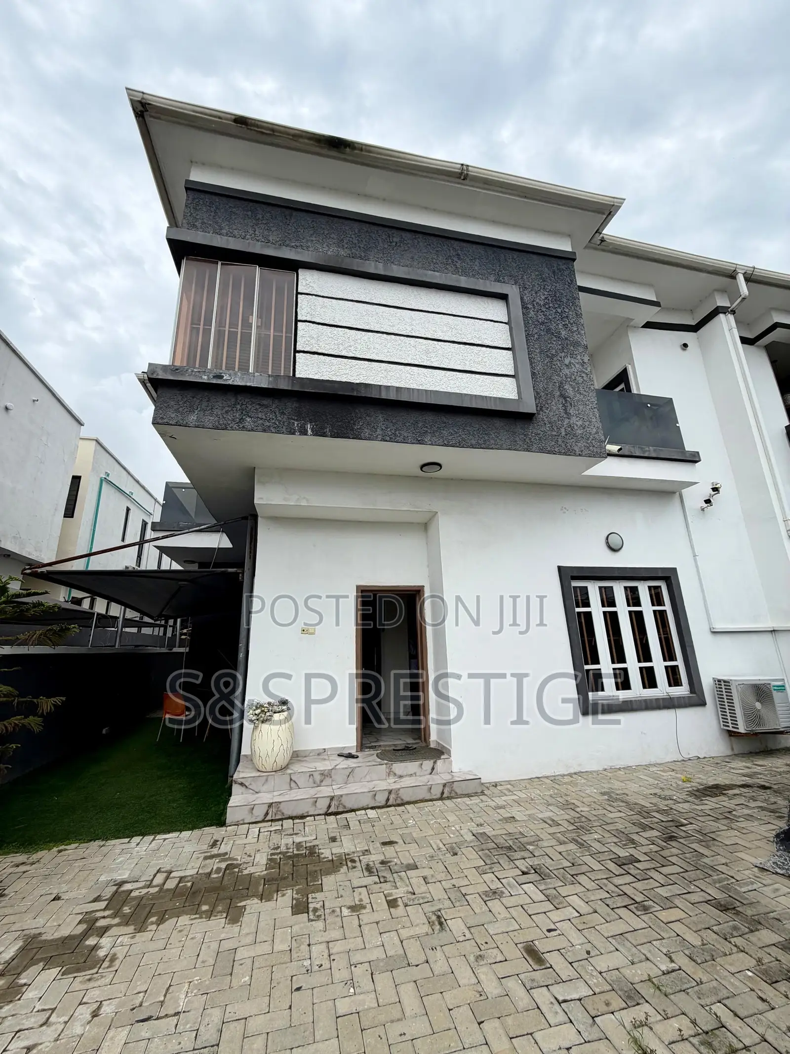 4bdrm Duplex in Ologolo for rent in Ologolo