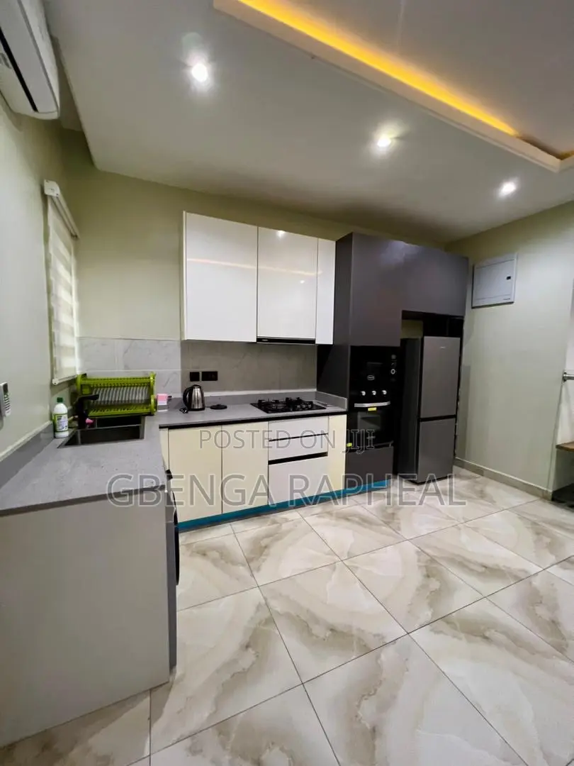 2bdrm Penthouse in Lekki Phase One for sale in Lekki