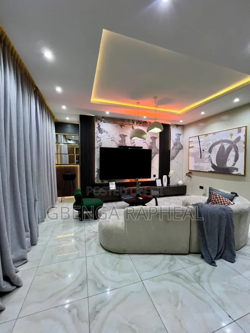 2bdrm Penthouse in Lekki Phase One for sale in Lekki