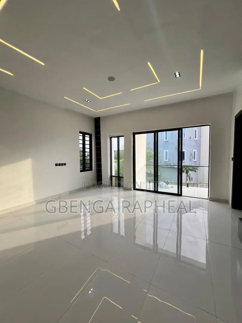 4bdrm Duplex in Ajah for sale in Ajah