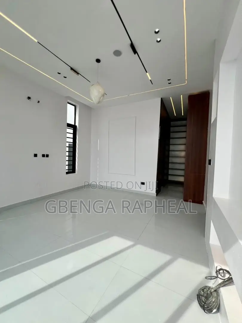 4bdrm Duplex in Ikota, Lekki for sale in Lekki