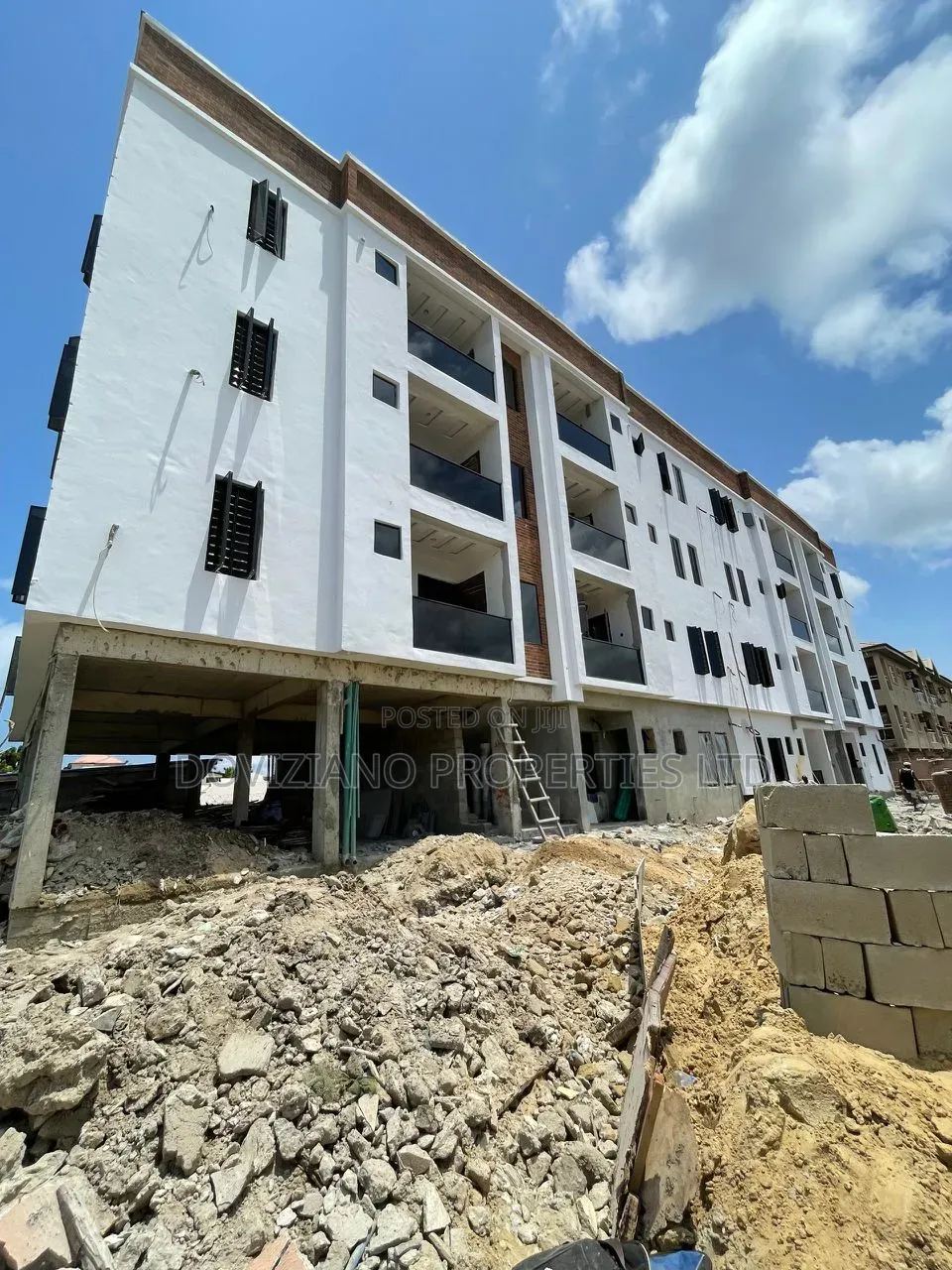 2bdrm Apartment in Igbo-Efon for Sale in Igbo-efon