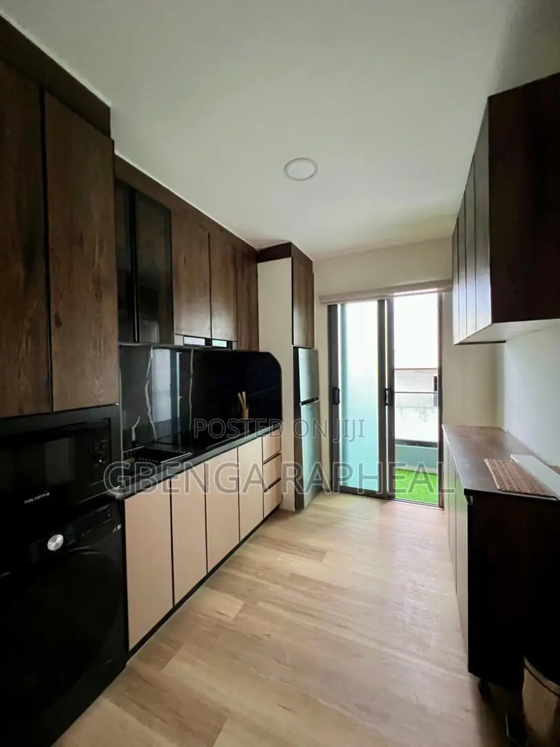 2bdrm Block of Flats in Victoria Island for sale in Victoria Island