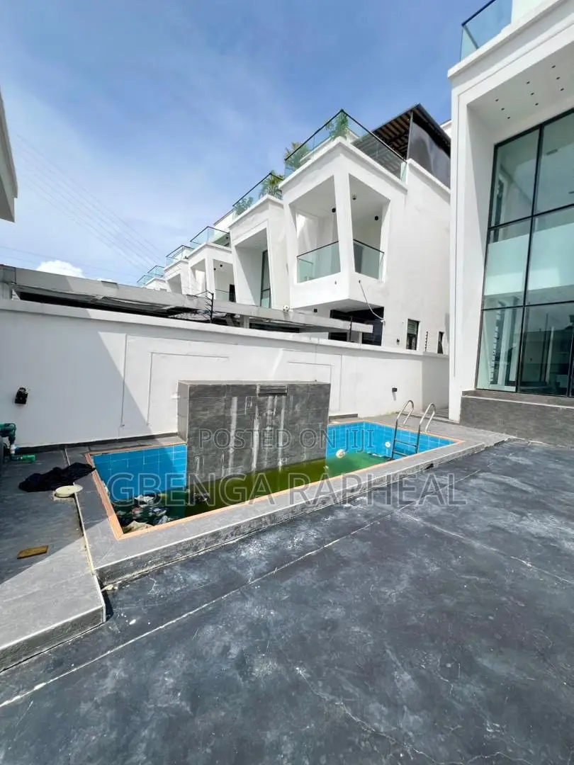 5bdrm Duplex in Lekki for sale in Lekki