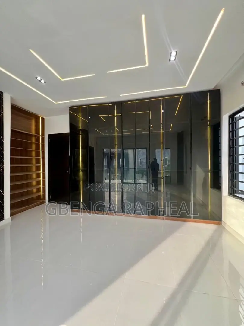 4bdrm Duplex in Ajah for sale in Ajah