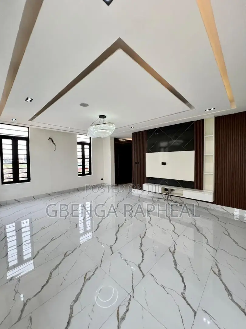 5bdrm Duplex in Phase One for sale in Lekki Phase 1