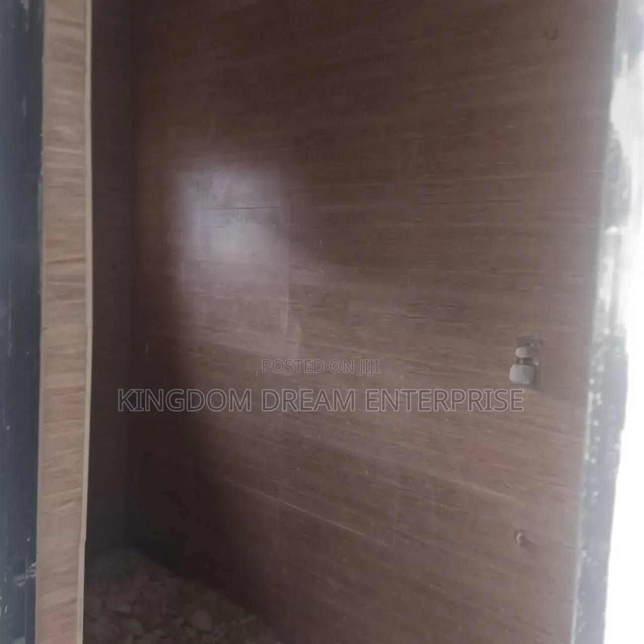Massively Built Block of 5 Flats on 2460sqm Facing Express Surulere in Ojuelegba