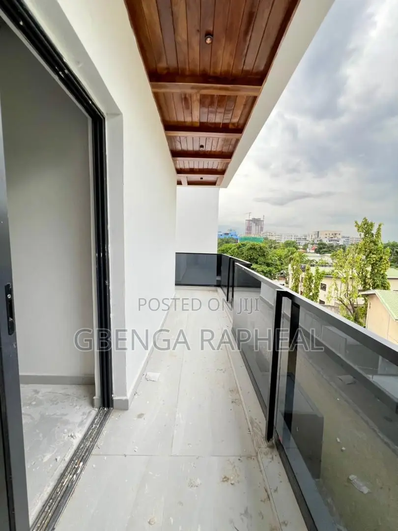 6bdrm House in Vi, Lagos State for sale in Lagos State
