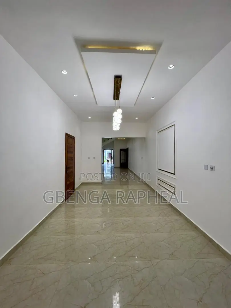 6bdrm House in Victoria Garden City, Lekki for sale in Lekki