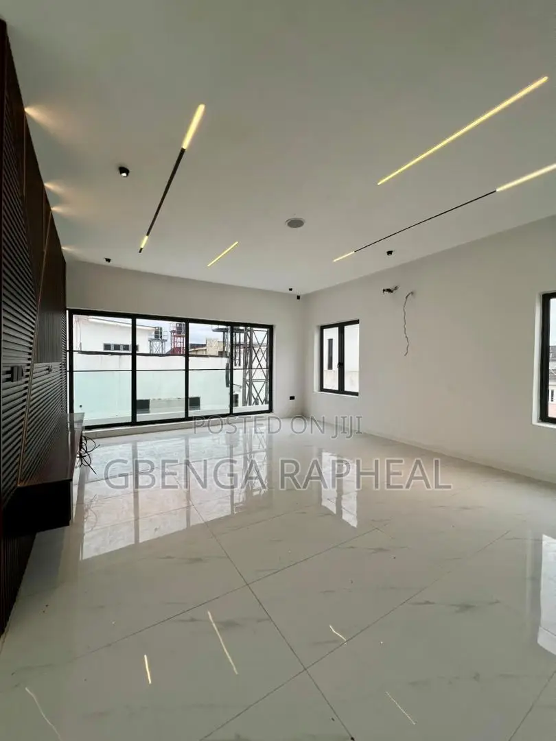 5bdrm Duplex in Orchid Road, Lagos Island / Lagos Island for sale in Lagos Island / Lagos Island