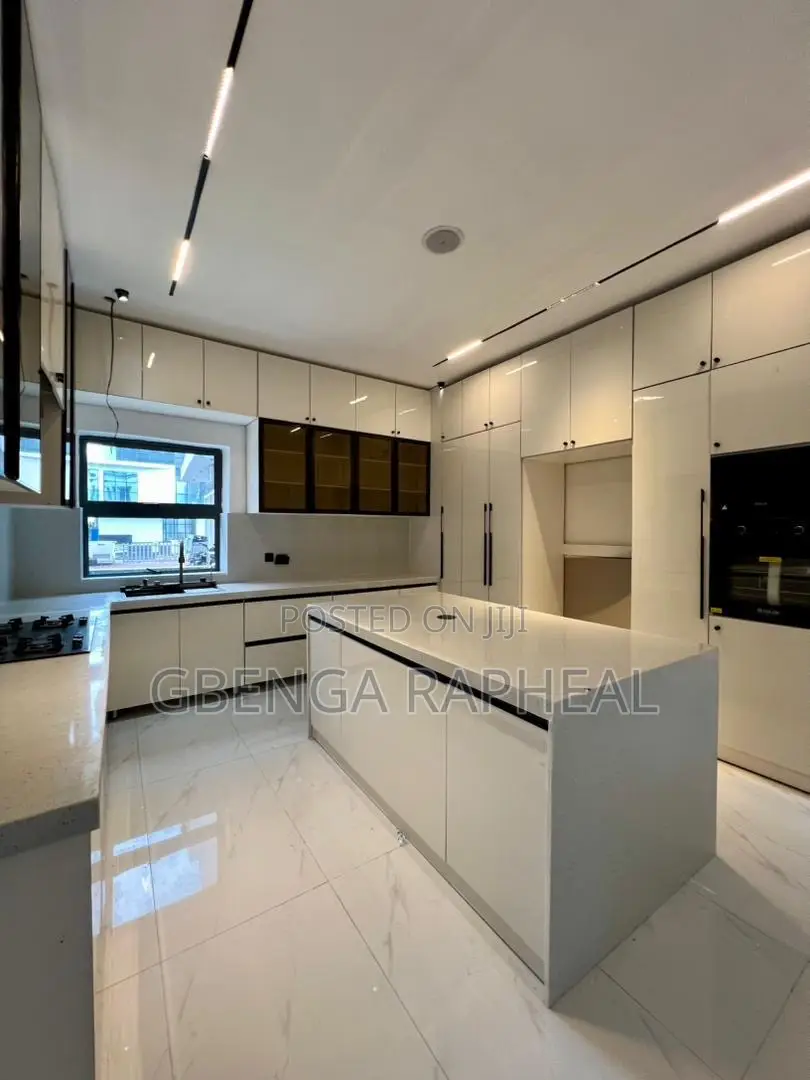 5bdrm Duplex in Orchid Road, Lagos Island / Lagos Island for sale in Lagos Island / Lagos Island