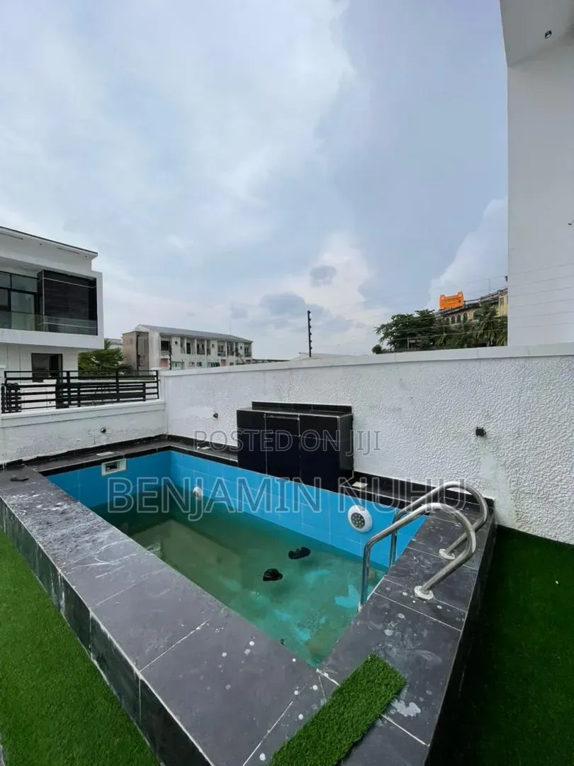 4bdrm Duplex in Chevron for sale in Chevron