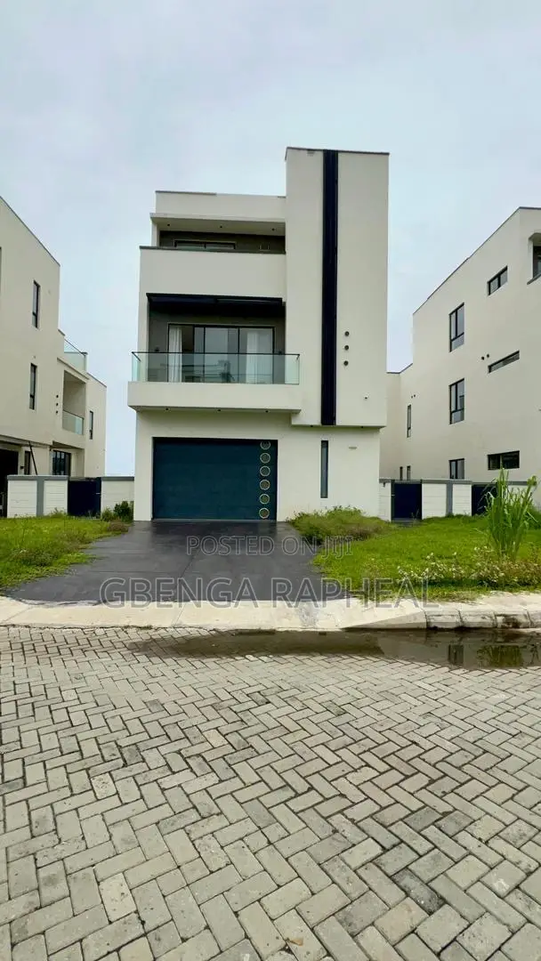5bdrm Duplex in Victoria Garden City, Lekki for sale in Lekki