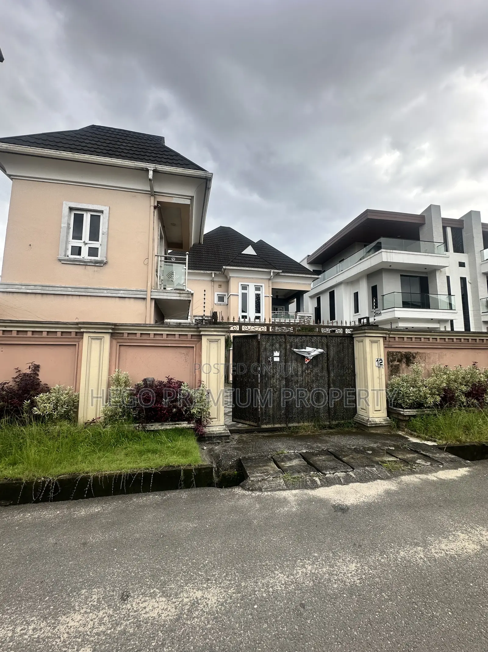 5bdrm Duplex in Treasure Estate, Eneka for sale in Eneka
