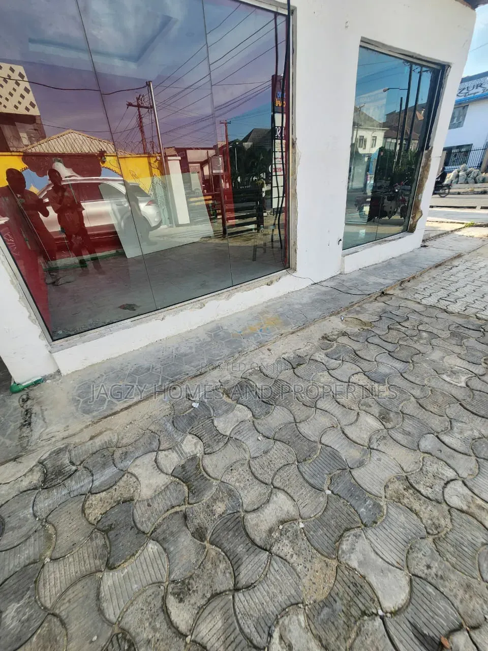 Perfect Shop Space in Lekki Phase 1 in Lekki Phase 1