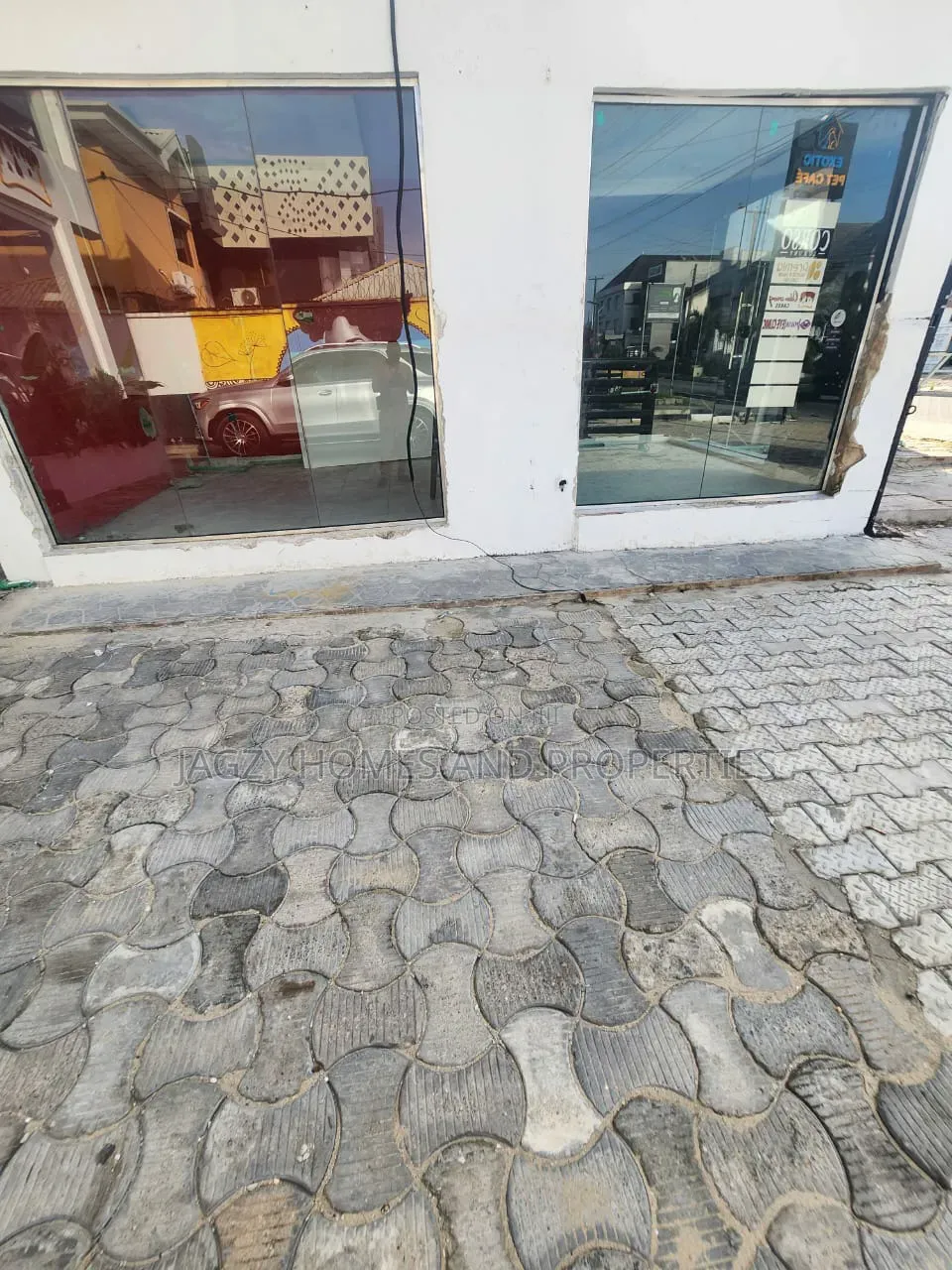 Perfect Shop Space in Lekki Phase 1 in Lekki Phase 1
