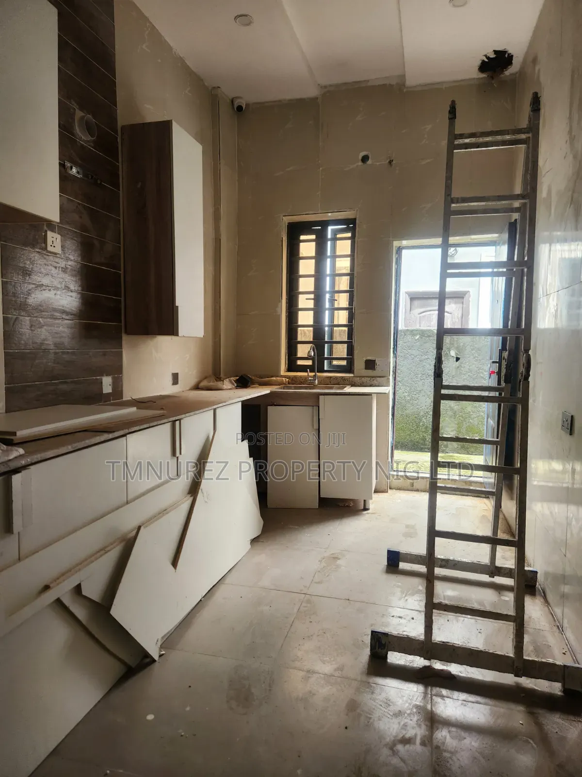 Mini Flat in Ikota for rent in Ikota