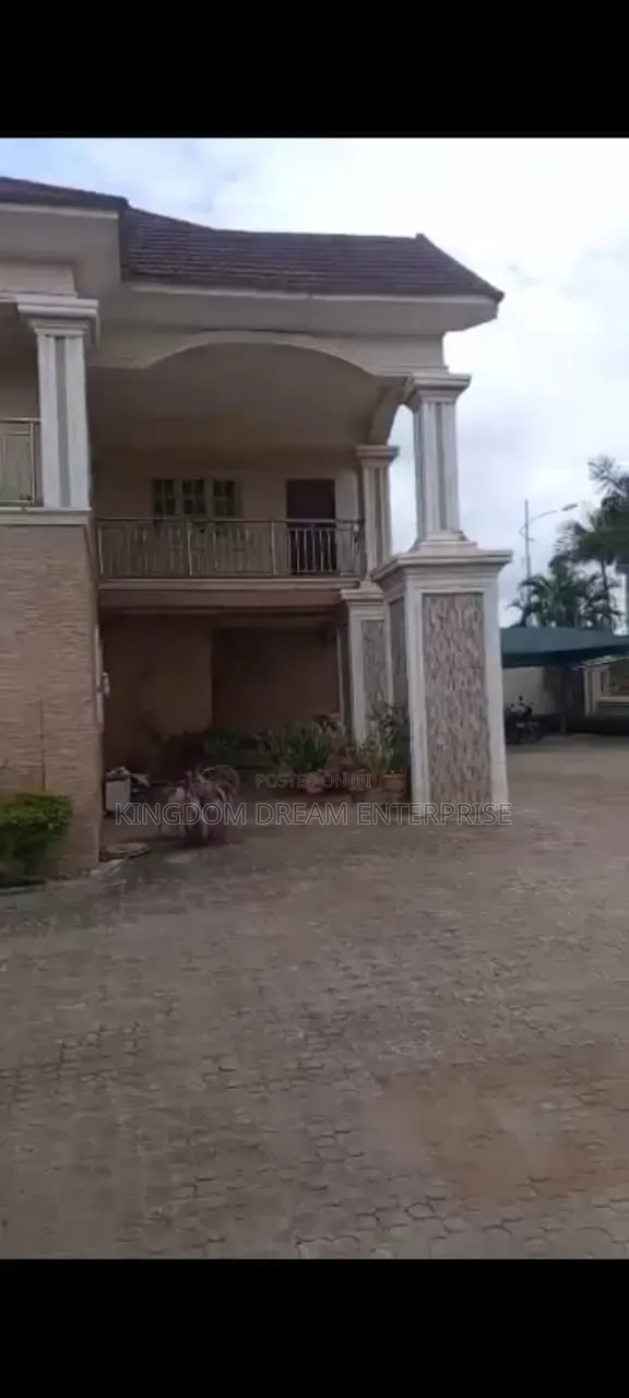 9bdrm House in Sun City Estate for sale in Galadimawa
