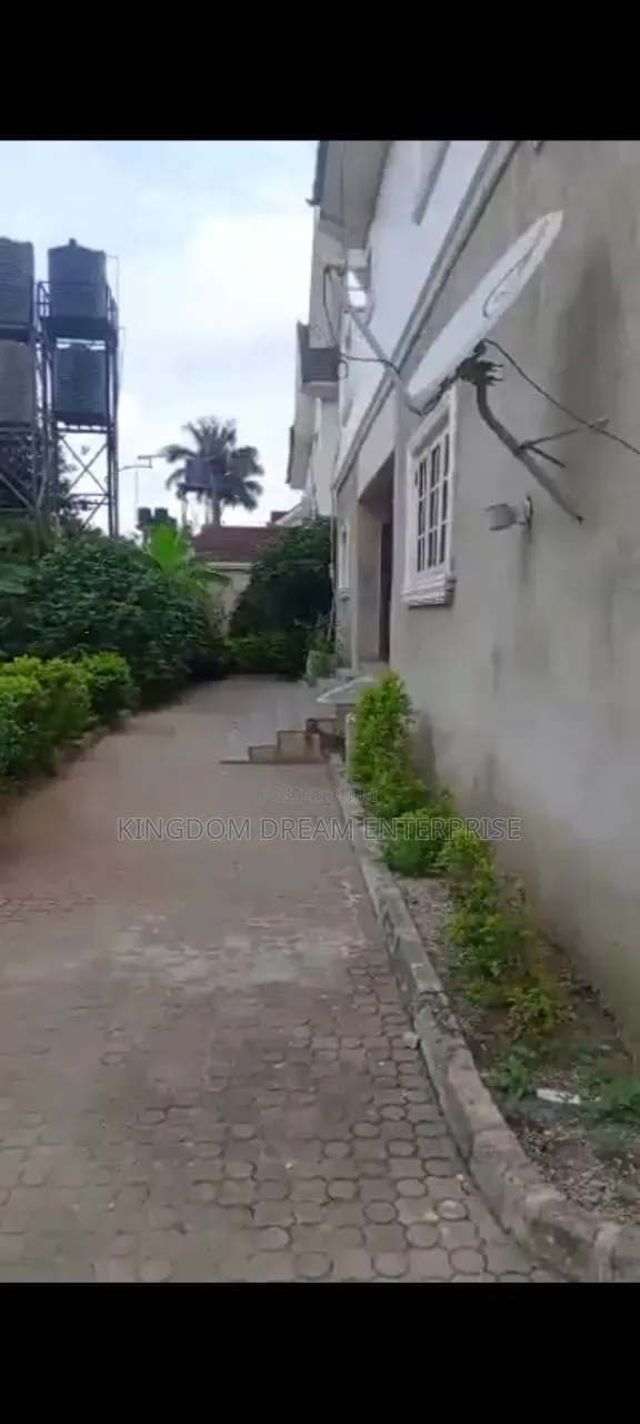 9bdrm House in Sun City Estate for sale in Galadimawa
