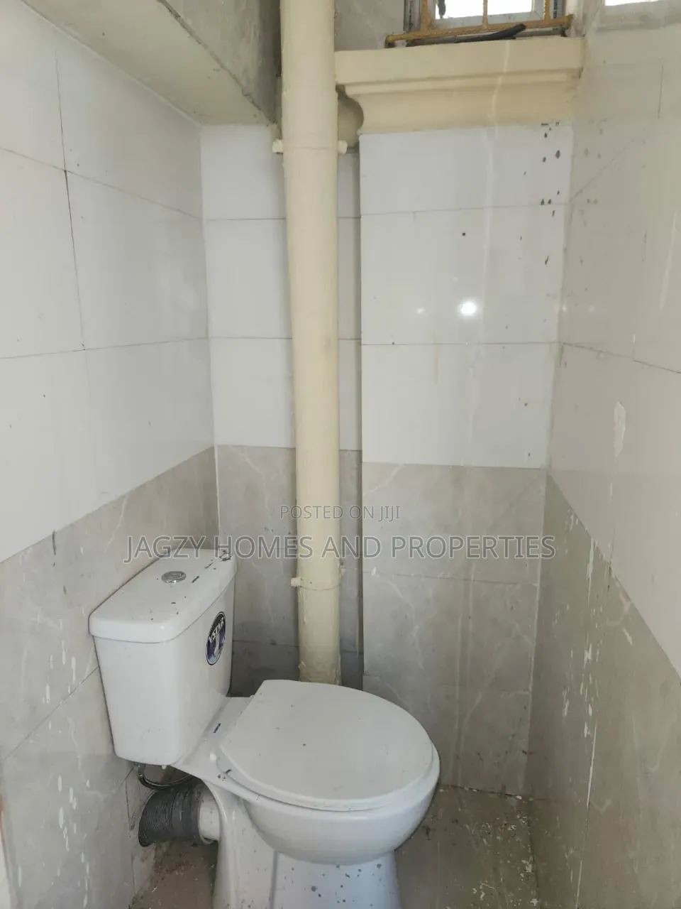 Shop Available for Rent in Lekki Phase 1 in Lekki Phase 1