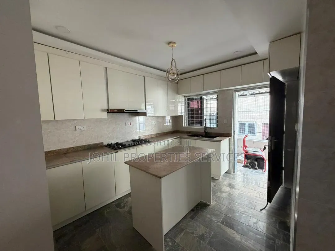4bdrm Duplex in Life Camp for sale in Life Camp