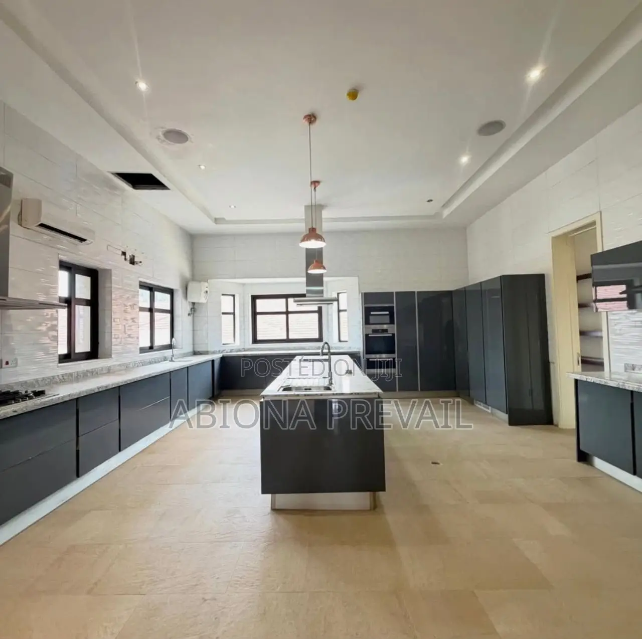 17bdrm Penthouse in Maitama District for sale in Maitama